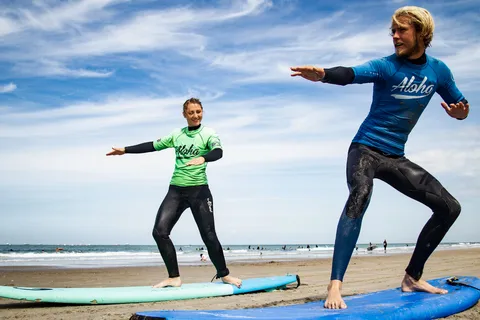 Praia de Scheveningen: Experiência de surfe de 2 horas para adultos