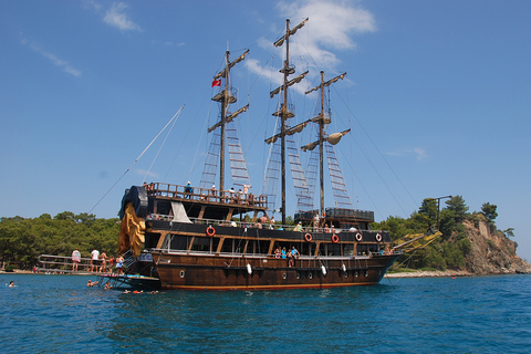 Antalya: Ontspannen boottocht met lunch naar de Duden watervalOntmoeting op de boot