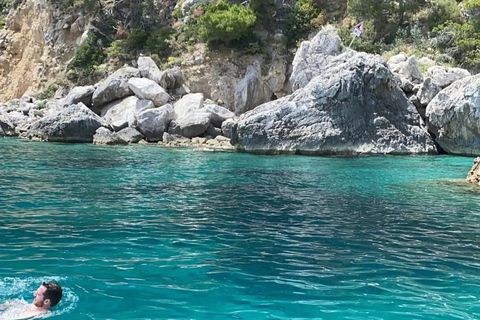 Capri: passeio de barco com mergulho, limoncello e lanche