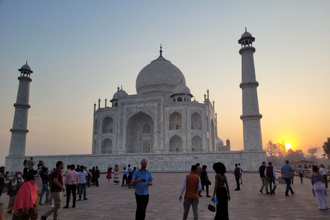 Z Delhi: Prywatna wycieczka Taj Mahal Sunrise i Agra FortWszystko w cenie