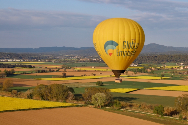 Costa Brava: Hot Air Balloon Flight with a Catalan Breakfast Family Flight: 2 Adults and 1 Child (shared)