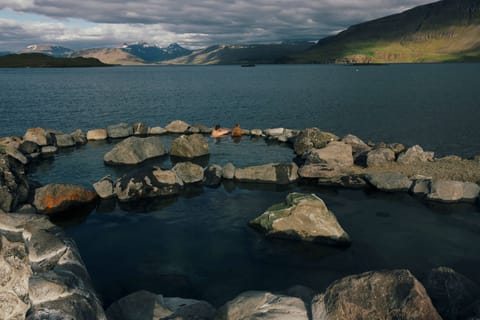 Golden Circle: Geothermal Sea Bath & Farm Lunch Guided Tour
