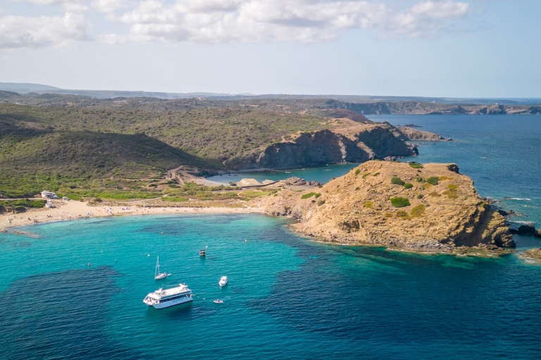 Menorca: cruise langs de noordelijke kustlijn vanuit MahonMet hotelovername