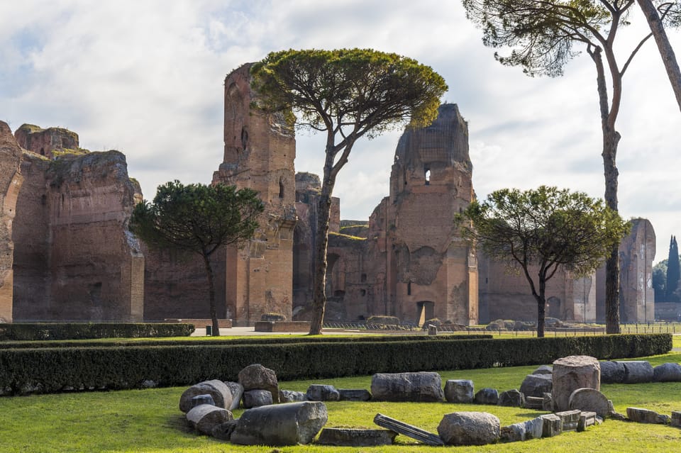 Visite à pied des Thermes de Caracalla avec billet d'entrée | GetYourGuide