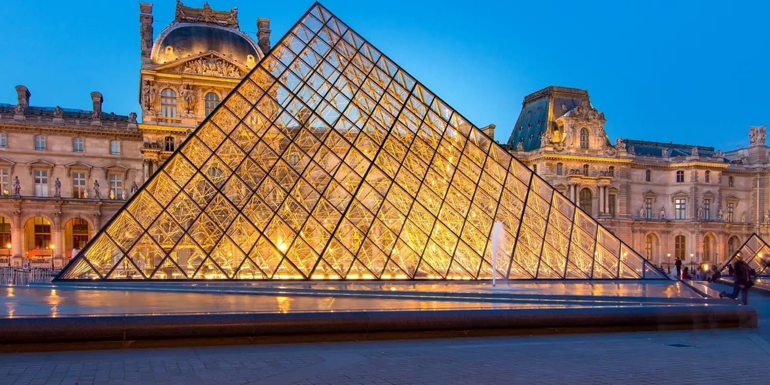 Musée du Louvre : billet à entrée programmée et croisière sur la Seine