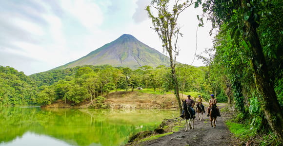 La Fortuna: Guided Rainforest Horseback Riding Tour