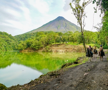 La Fortuna: Guided Horseback Riding Experience and Tour