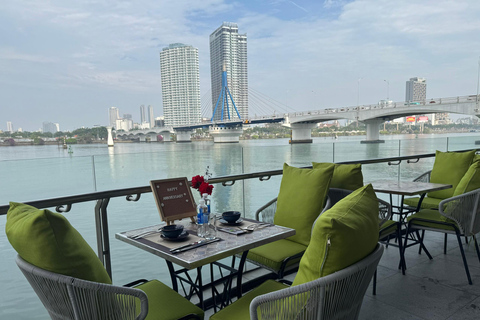 Da Nang: Fireworks Festival Dinner with Hotel Transfer 2026