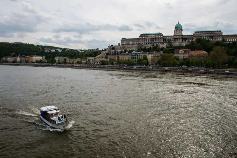 Budapest : Croisière Privée Sur Le Danube Avec Boisson De Bienvenue ...