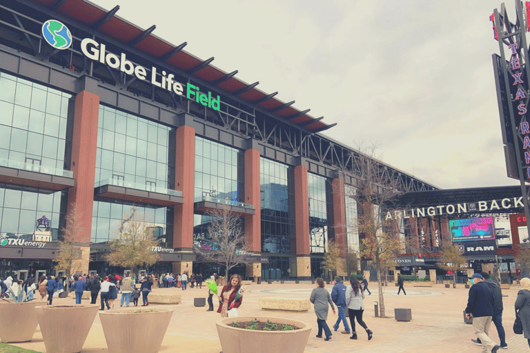 Dallas: Texas Rangers-honkbalwedstrijd op Globe Life FieldPremium zitplaatsen