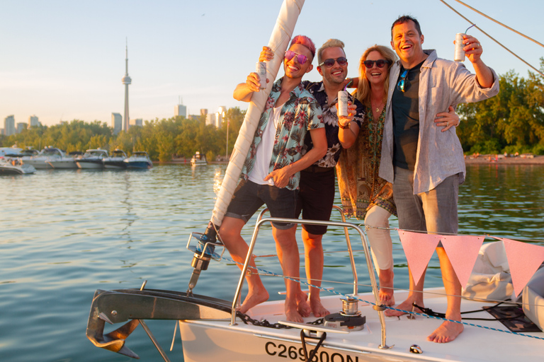 Toronto: Sailing Yacht Cruise of Toronto Harbor and Islands Shared 2-hour Day or Sunset Sailing Cruise