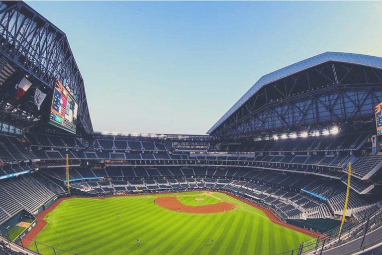 Dallas: Texas Rangers-honkbalwedstrijd op Globe Life FieldPremium zitplaatsen