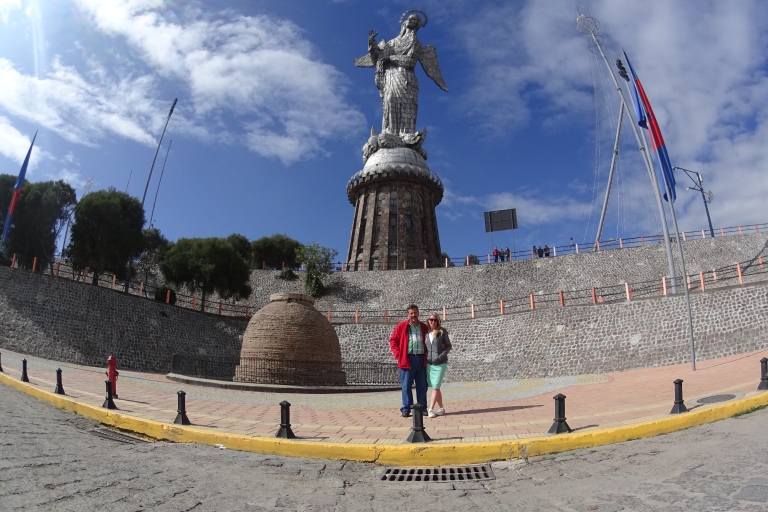 Quito: Altstadt und mitten auf der Welttour.