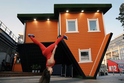 Londen: toegangsbewijs Upside Down House Westfield White City