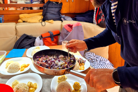 Sal Island: Full-Day Sailing Trip with Lunch & Drinks Full-Day Ocean Escape by Sailing Yacht with Lunch & Drinks