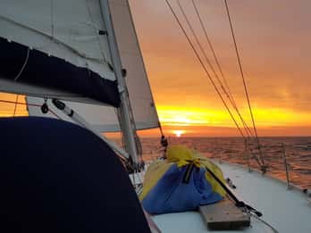 Stralsund: Abendliche Segelboottour mit Snacks und Getränken