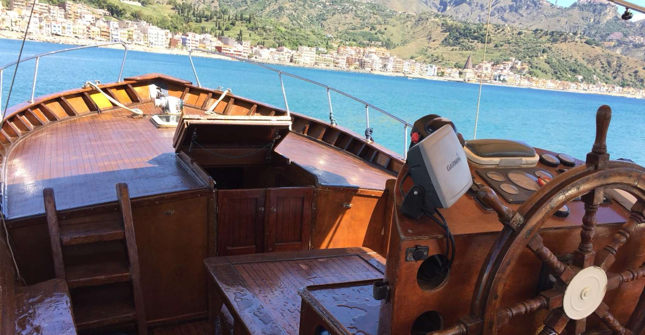 Taormina, passeio de barco para Taormina & Giardini Naxos com bebida - Hizvo