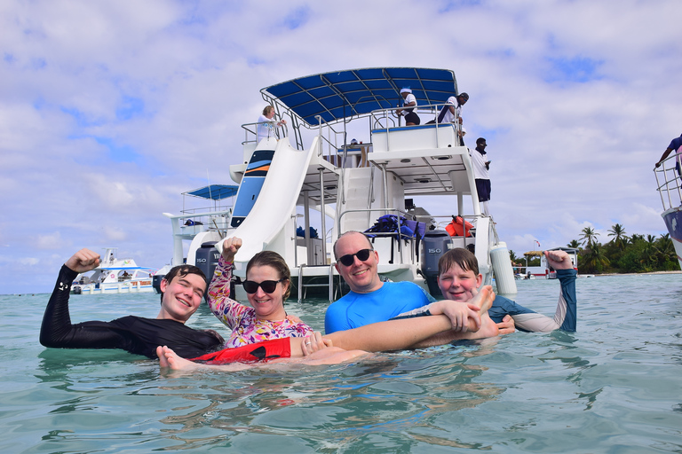 Punta Cana: crucero privado VIP en catamarán y esnórquel