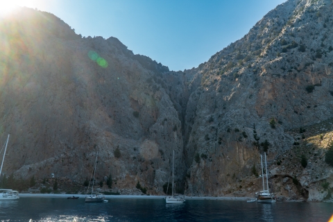 Rodas: Excursión en barco a Symi con parada para nadar en la playa de San Jorge