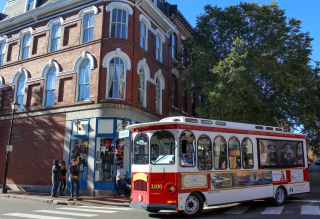 Visit Portland, Maine Sightseeing Trolley Tour with a Guide in Portland