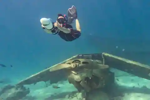 Tahiti: Sea Scooter Snorkel Tour