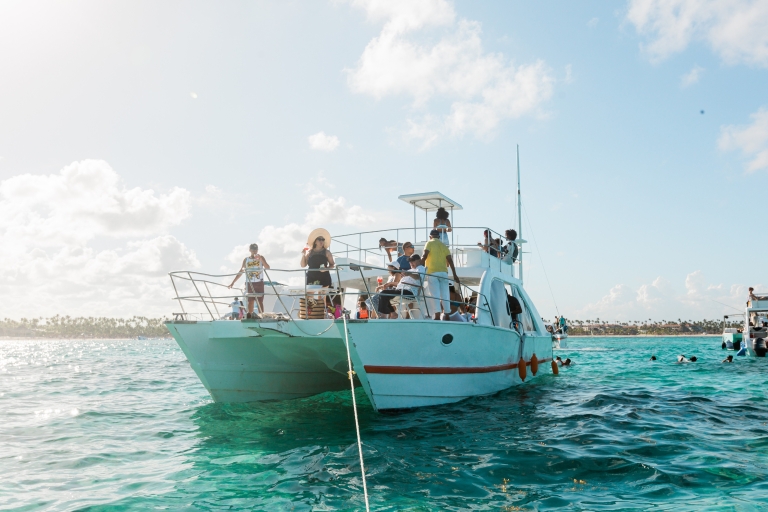 Punta Cana: privébootcruise met drankjes en snacksPunta Cana: partyboot, snorkelen en natuurlijke zwembadcruise
