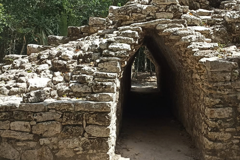 Tulum and Coba: Full-Day Archeological Tour with Lunch