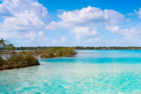 Da Cancun: Tour del Lago dei Sette Colori di BacalarBacalar: tour della laguna dei sette colori da Cancún