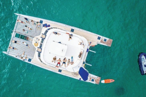 Pattaya : Journée complète : découverte des îles sur un catamaran de luxeJournée de découverte des îles de Pattaya à bord d'un catamaran de luxe