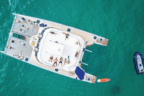 Pattaya : Journée complète : découverte des îles sur un catamaran de luxeJournée de découverte des îles de Pattaya à bord d'un catamaran de luxe