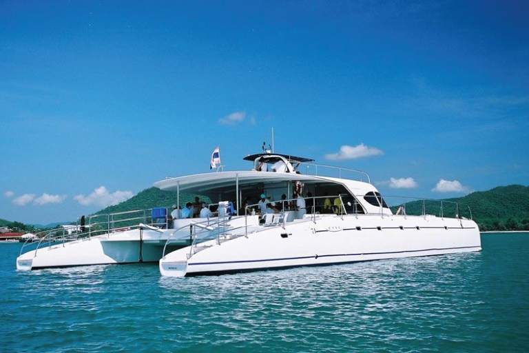 Pattaya : Journée complète : découverte des îles sur un catamaran de luxeJournée de découverte des îles de Pattaya à bord d'un catamaran de luxe