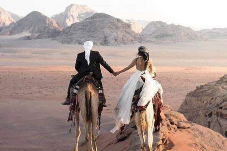 Wadi Rum Ganztägige KameltourKameltour in der Wadi Rum Wüste