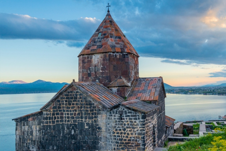 Historia y naturaleza: Lago Sevan, Dilijan, TsaghkadzorTour privado con guía