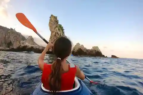 Taormina: tour costiero in kayak all'Isola Bella e alla Grotta Azzurra