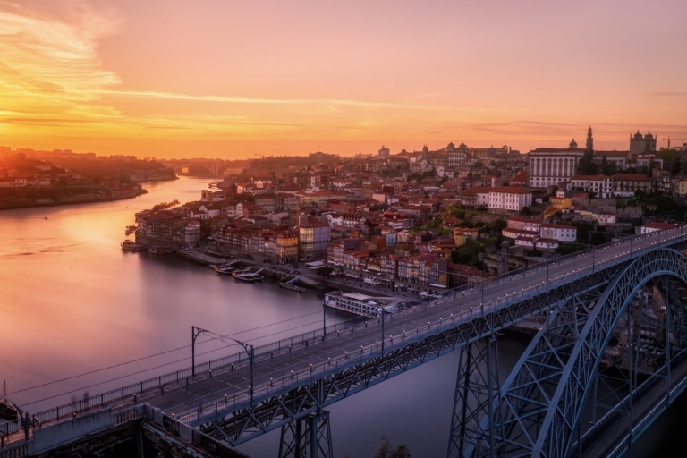 Porto: Traditionelles portugiesisches Essen Tour & Sightseeing
