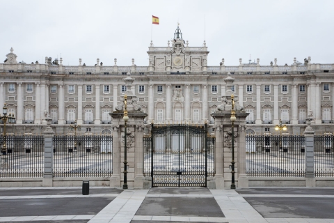 Madrid: Guided Tour of Prado Museum and Royal Palace Essential Madrid at afternoon in Spanish