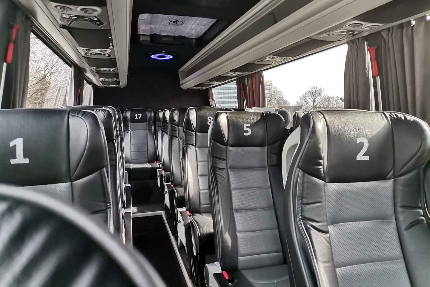 Viena: Boleto de minibús privado hacia/desde el Aeropuerto de Viena (VIE)