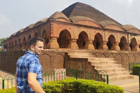 Kolkata: Bishnupur Terracotta Temples Day Trip with Weavers