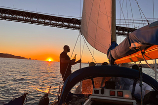 Lisbon: Sailboat Sunset Tour with a Drink