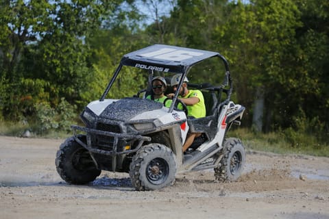 Punta Cana: Polaris 4x4 Tour and Horseback Riding