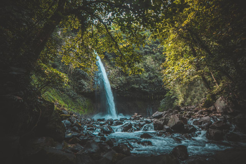 La Fortuna: hangende bruggen, Arenal-vulkaan en watervallen