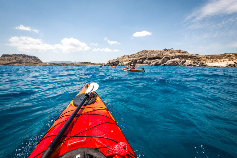 Rhodos: zeekajakavontuur naar het rode zandstrandZeekajaktocht Red Sand Beach (de South Pirates-route)