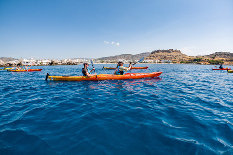 Rhodos: zeekajakavontuur naar het rode zandstrandZeekajaktocht Red Sand Beach (de South Pirates-route)