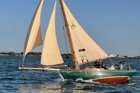 San Diego : navigation d'une journée à bord d'un yacht classiqueVisite de groupe