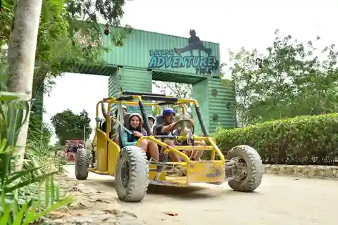 Punta Cana: paseo en buggy, laguna cenote azul y río Jungle