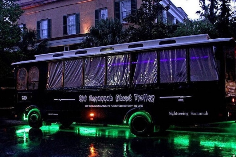 Savannah: Grave Encounters Ghost Tour with Cellar and Dinner