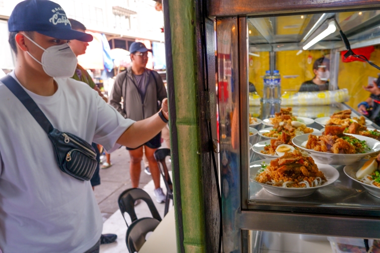 Manila: Cycling and Walking Food Tour