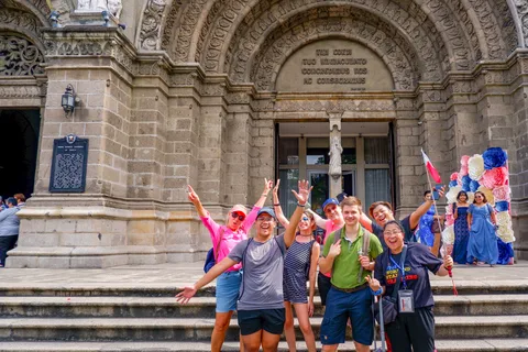 Manila: Sightseeing and Food Walking Tour with Tastings