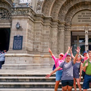 Manila: Sightseeing and Food Walking Tour with Tastings