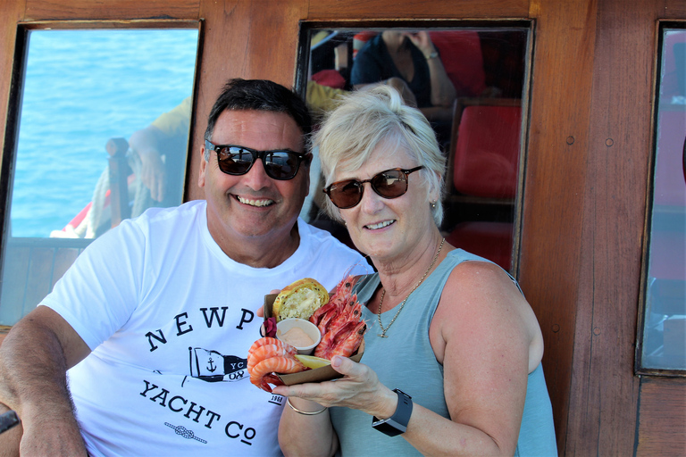 Port Douglas: pranzo a vela Shaolin a base di pesce, con gamberi freschiPort Douglas: navigazione a base di frutti di mare a bordo della barca spazzatura cinese Shaolin